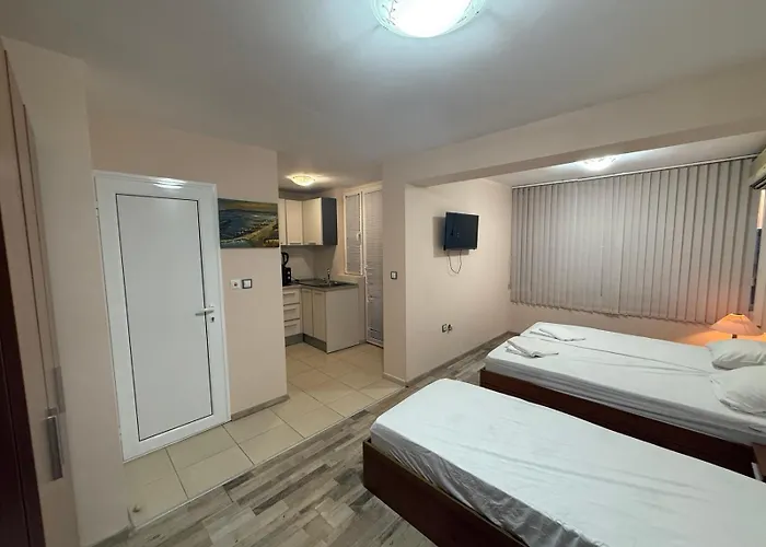 Πανσιόν Casa Luba Sunny 3*